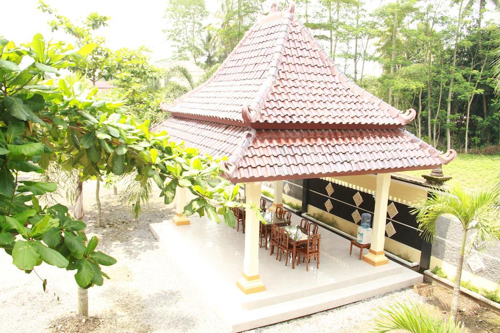 Hotel Milik Kita Syariah Magelang Buitenkant foto