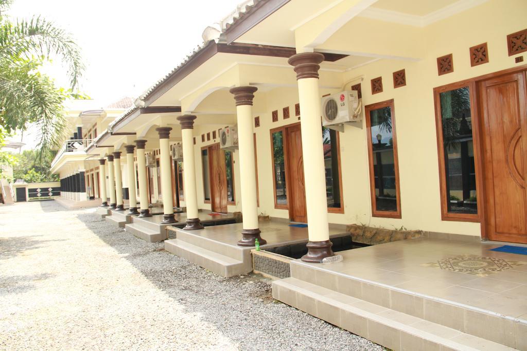 Hotel Milik Kita Syariah Magelang Buitenkant foto