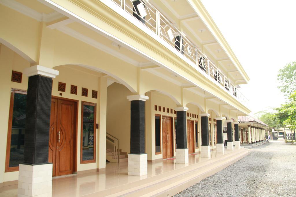 Hotel Milik Kita Syariah Magelang Buitenkant foto
