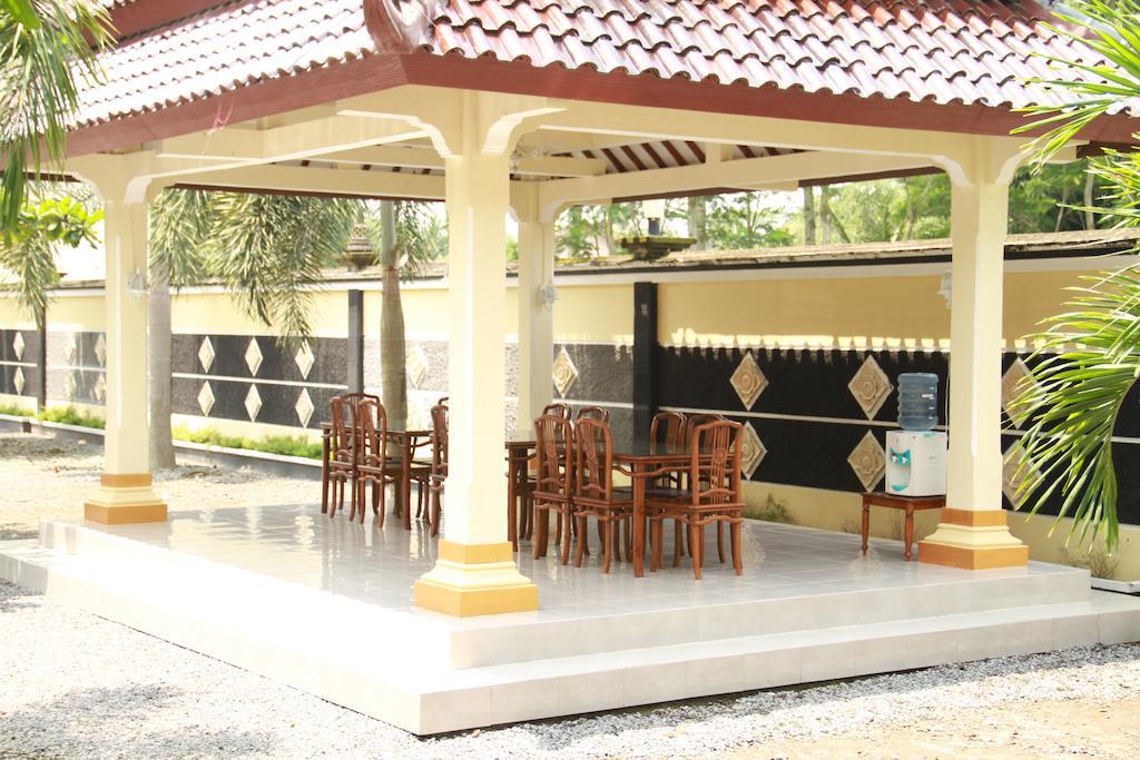 Hotel Milik Kita Syariah Magelang Buitenkant foto